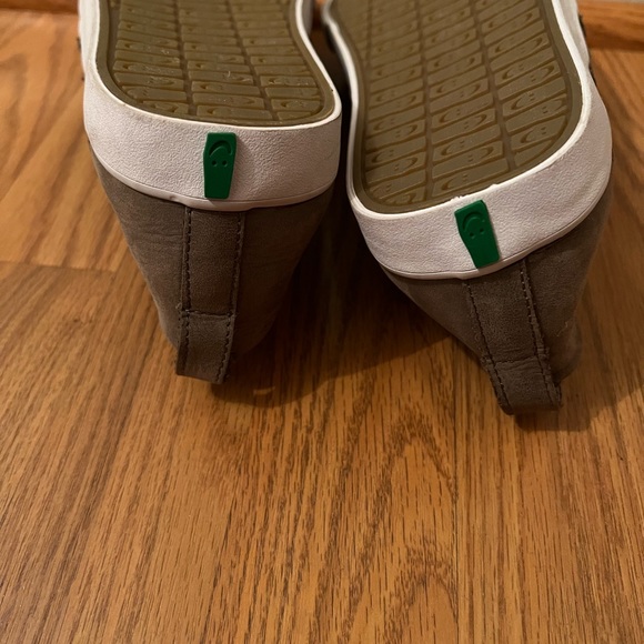 Sanuk Shoes - Picture 4 of 4